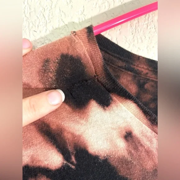 ✨SOLD✨ BLEACH Dyed/Golds Gym Tee - Picture 5 of 10